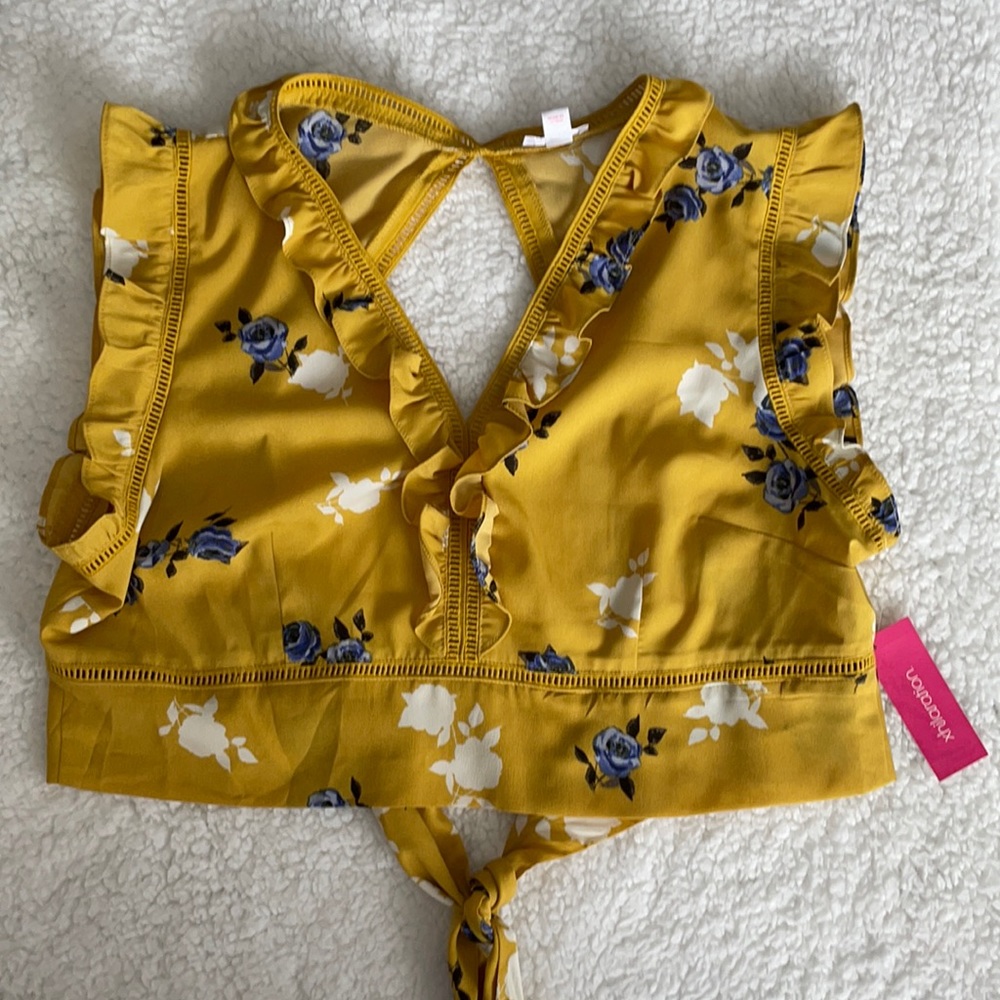 Sleeveless crop top